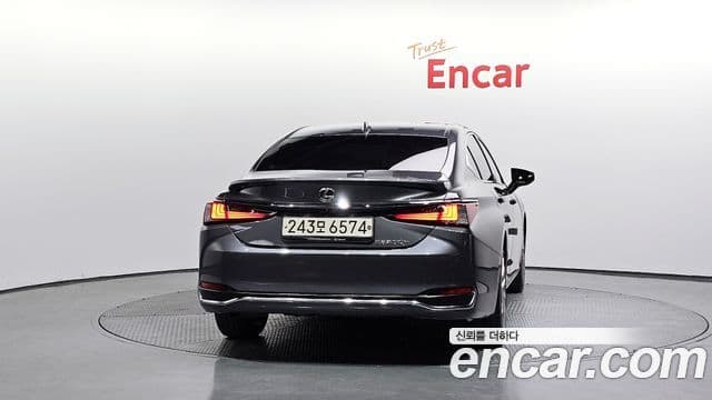 Lexus ES300h 7세대 Luxury Plus, 2023 4