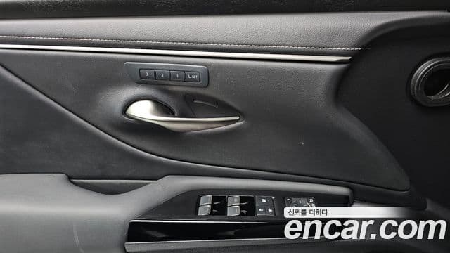 Lexus ES300h 7세대 Luxury Plus, 2023 12