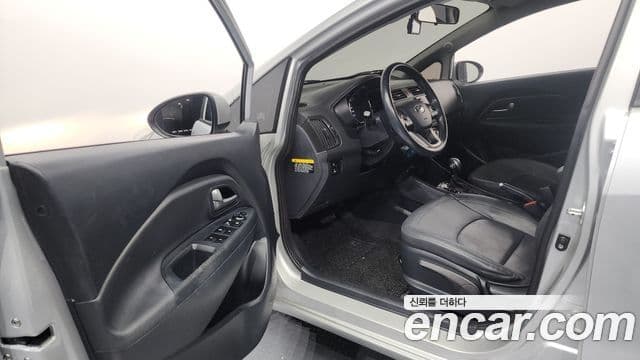 Kia All New Pride Deluxe, 2014 10