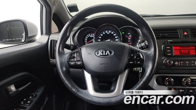 Kia All New Pride Deluxe, 2014 13