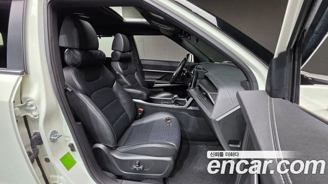 KG모빌리티(SsangYong) Torres T7, 2023 10