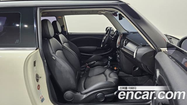 Mini Cooper SE, 2013 10