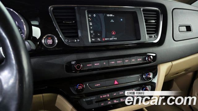 Kia The / новый New Carnival Noblesse Special, 2019 12