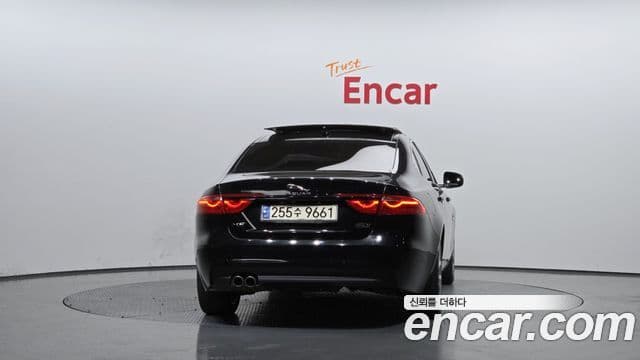 Jaguar XF (X260) 20d Portfolio AWD, 2019 8