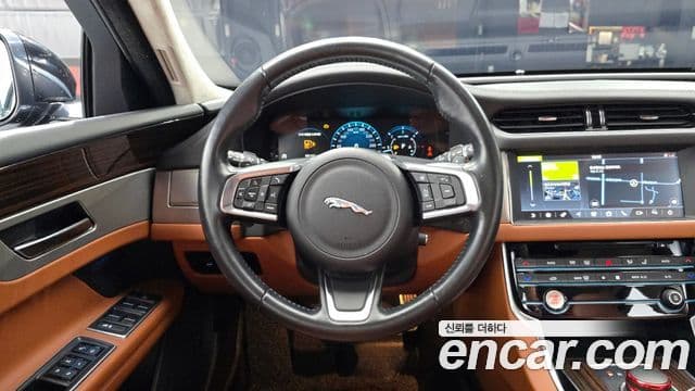 Jaguar XF (X260) 20d Portfolio AWD, 2019 10
