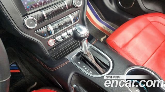 Ford Mustang GT кабриолет, 2022 9