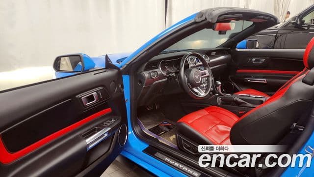 Ford Mustang GT кабриолет, 2022 10