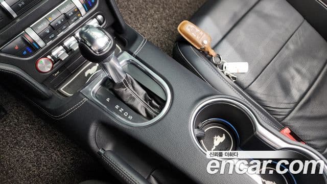 Ford Mustang GT кабриолет, 2021 9