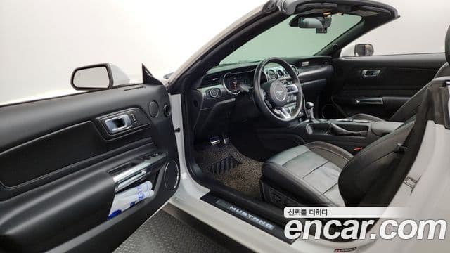 Ford Mustang GT кабриолет, 2021 10