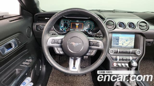 Ford Mustang GT кабриолет, 2021 13