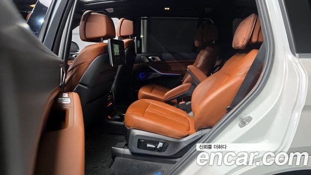 BMW X7 (G07) xDrive 40i M Sport 6인승, 2022 13