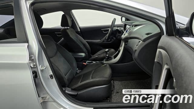 Hyundai Avante MD M16 GDI Deluxe, 2012 10