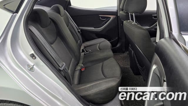 Hyundai Avante MD M16 GDI Deluxe, 2012 12