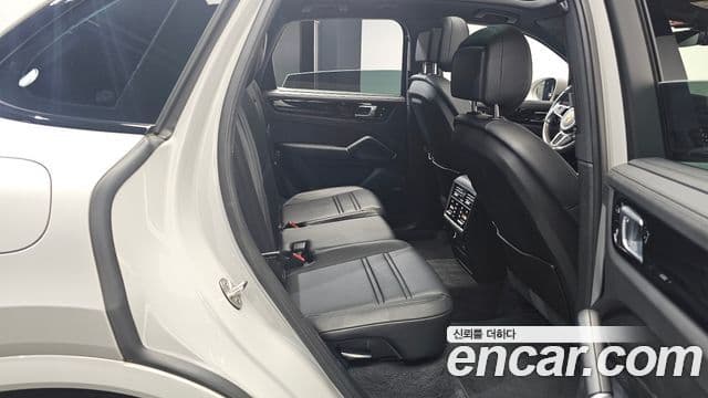 Porsche Cayenne (PO536) 3.0 E-гибрид, 2021 12