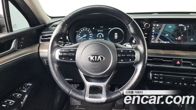 Kia K5 гибрид 3세대 Signature, 2020 13