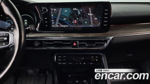 Kia K5 гибрид 3세대 Signature, 2020 14