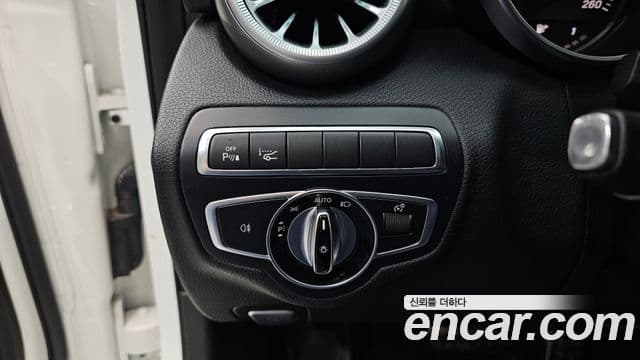 Mercedes-Benz C-класс W205 AMG Line, 2017 16