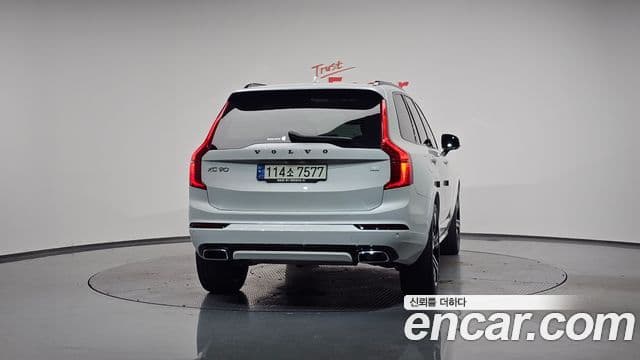 Volvo XC90 2세대 T8 R-Design гибрид, 2021 4