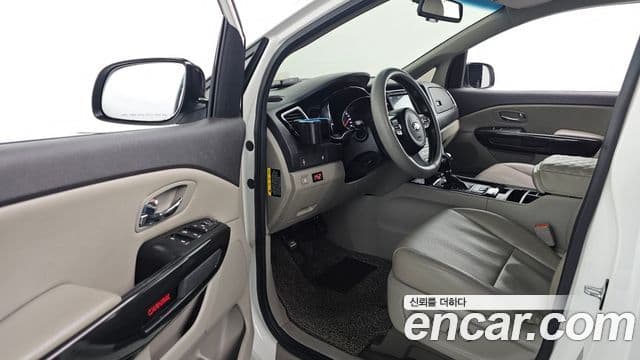 Kia All New Carnival Prestige, 2016 4