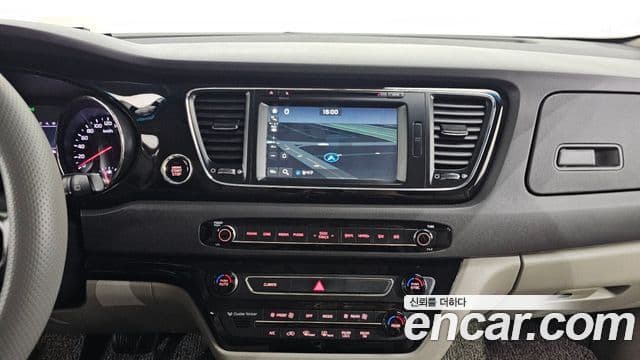 Kia All New Carnival Prestige, 2016 17