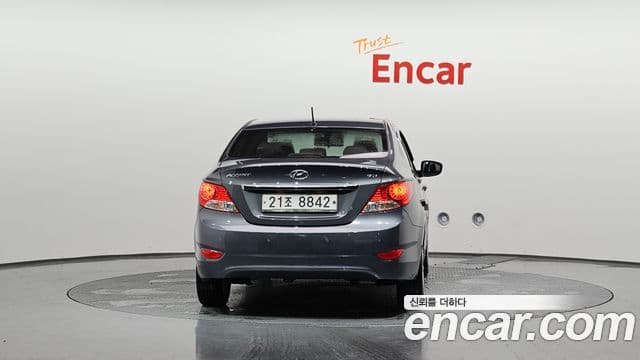 Hyundai Accent(новый кузов / новое поколение) 1.6 GDI top, 2011 4