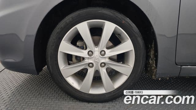 Hyundai Accent(новый кузов / новое поколение) 1.6 GDI top, 2011 все фото