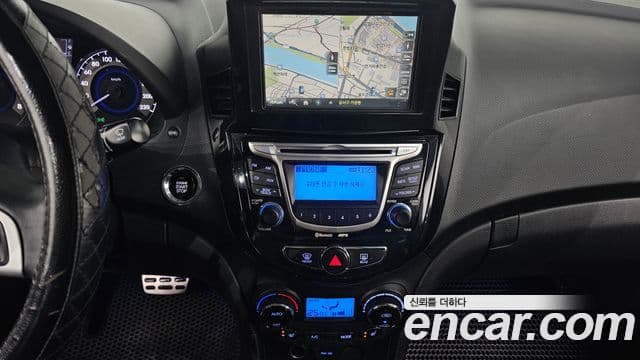 Hyundai Accent(новый кузов / новое поколение) 1.6 GDI top, 2011 14