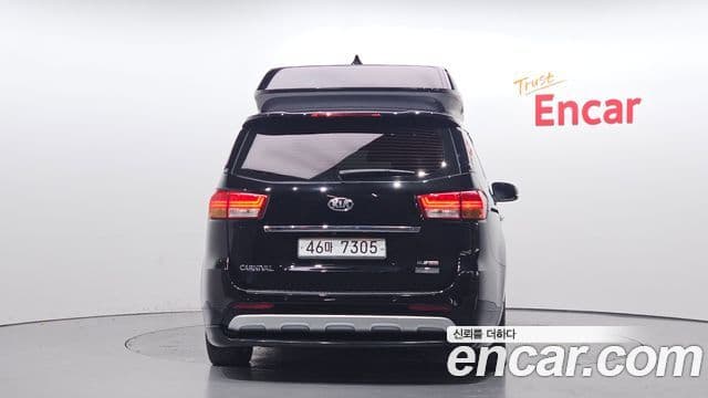 Kia All New Carnival Noblesse, 2017 4