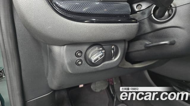 Mini Cooper D 클럽맨 2세대, 2017 17