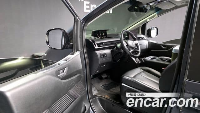 Hyundai Staria Modern, 2023 10