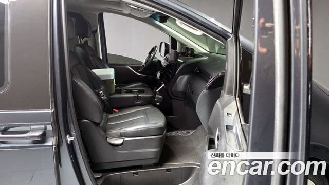 Hyundai Staria Modern, 2023 11