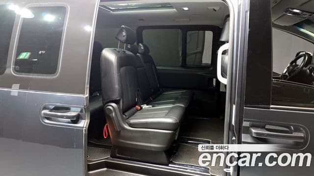 Hyundai Staria Modern, 2023 12