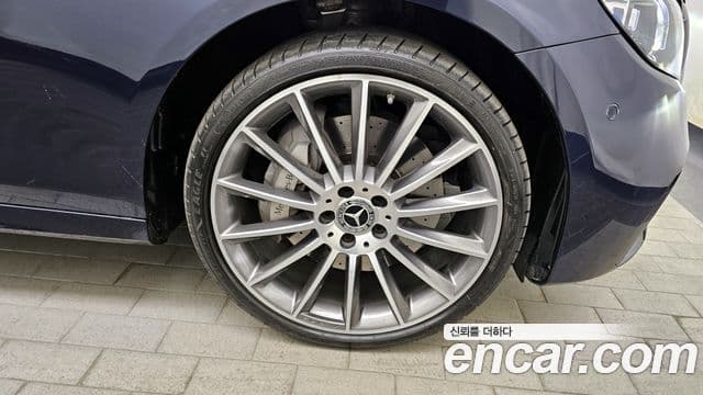 Mercedes-Benz E-класс W213 AMG Line, 2022 все фото