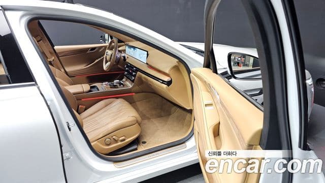 Genesis G80 (RG3) бензин 2.5 турбо AWD, 2025 11