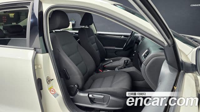 Volkswagen New Jetta 6세대, 2012 10