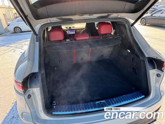 Porsche Cayenne (PO536) 3.0 Platinum Edition, 2023 18