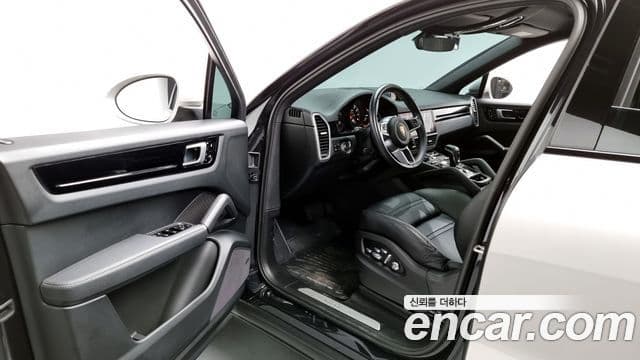 Porsche Cayenne (PO536) 3.0 купе, 2020 10