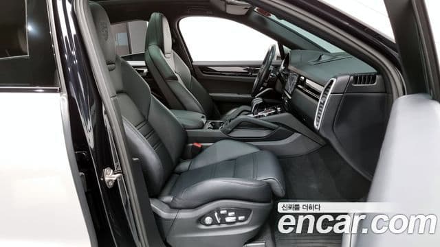 Porsche Cayenne (PO536) 3.0 купе, 2020 11