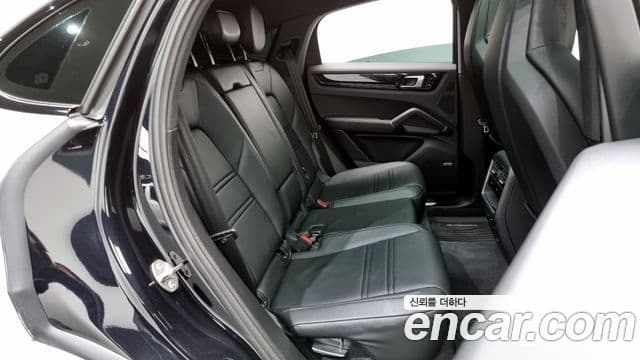 Porsche Cayenne (PO536) 3.0 купе, 2020 12