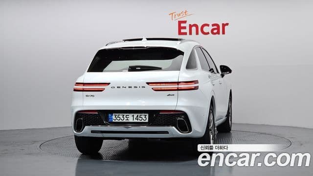 Genesis GV70, 2023 4