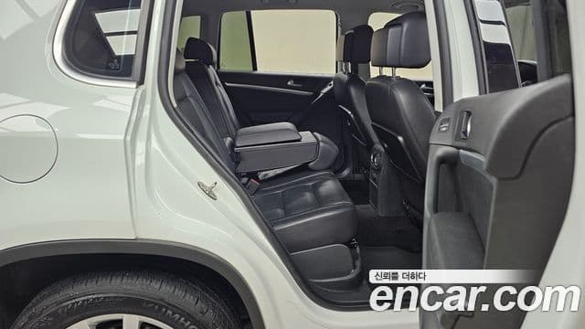 Volkswagen New Tiguan 5N, 2015 12