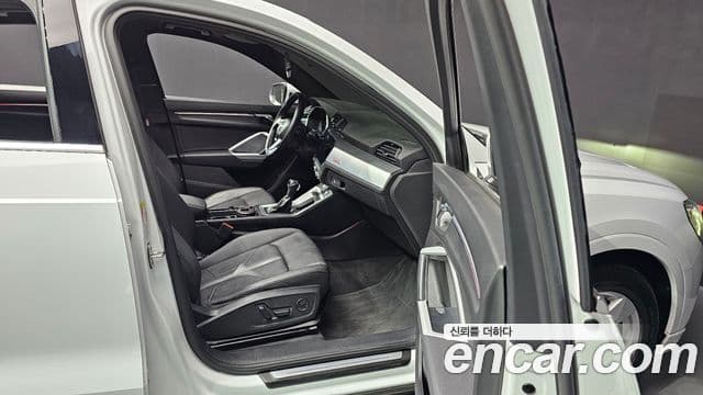 Audi Q3 (F3) Premium, 2020 11