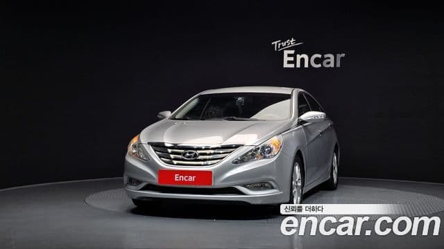 Hyundai YF Sonata LPI Premier(для людей с инвалидностью), 2010 3