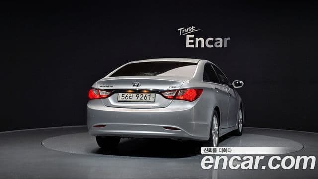 Hyundai YF Sonata LPI Premier(для людей с инвалидностью), 2010 4