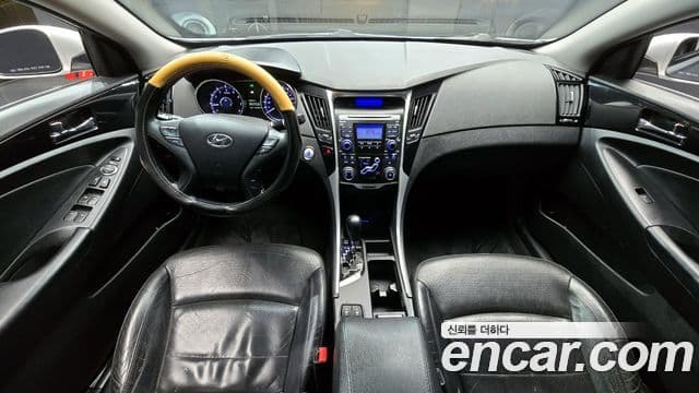 Hyundai YF Sonata LPI Premier(для людей с инвалидностью), 2010 7