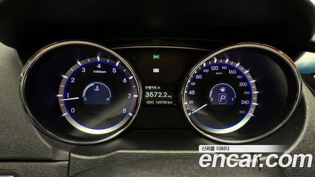 Hyundai YF Sonata LPI Premier(для людей с инвалидностью), 2010 8