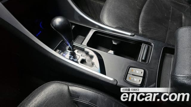 Hyundai YF Sonata LPI Premier(для людей с инвалидностью), 2010 9