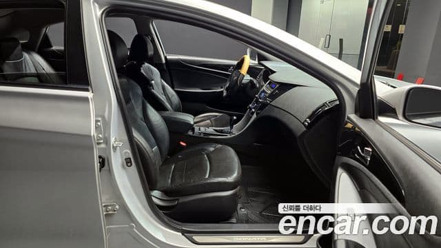 Hyundai YF Sonata LPI Premier(для людей с инвалидностью), 2010 10