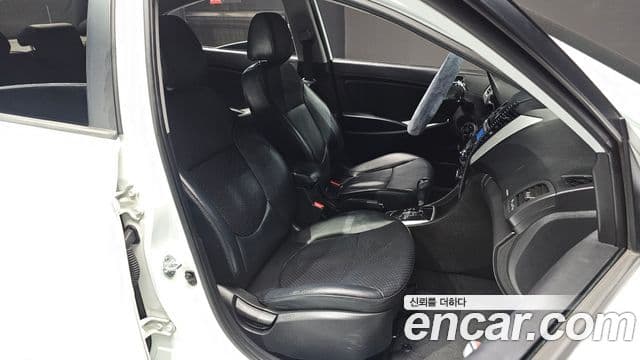 Hyundai Accent(новый кузов / новое поколение) Premier, 2012 10