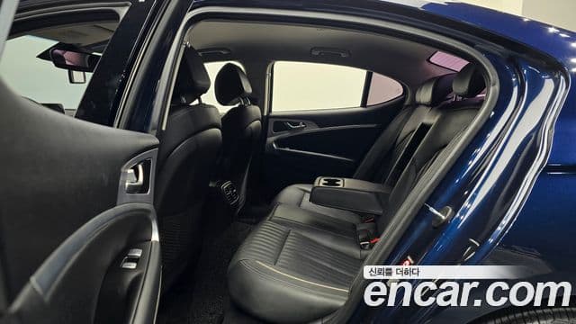 Genesis G70 Elite, 2019 12